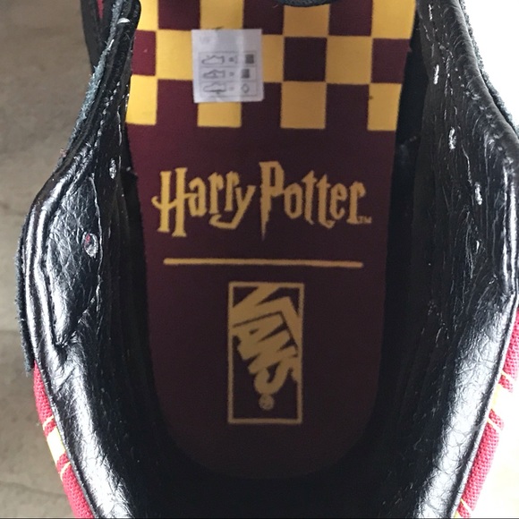 Vans Sk8 Hi Harry Potter Gryffindor Sneakers - Picture 10 of 12